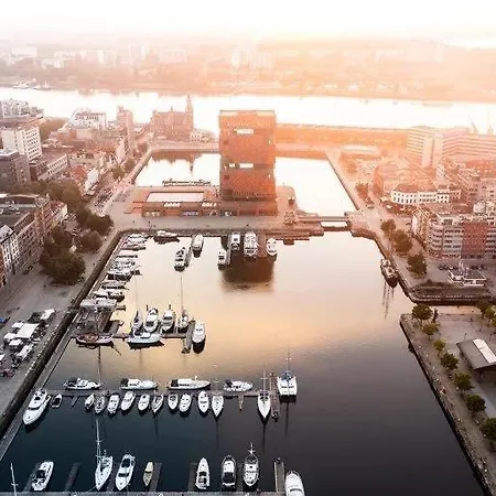 Stylish On The Waterfront Near Historic Center Dom wakacyjny Antwerpia